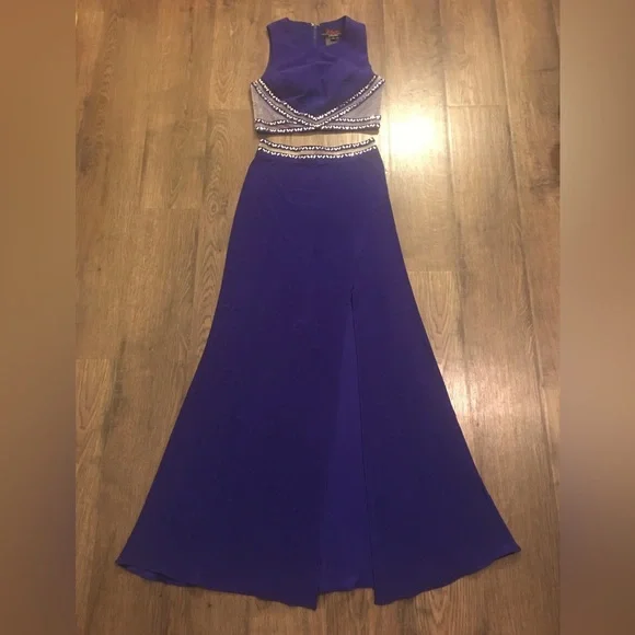 Juniorβs Two Piece Formal Dress Size 1 - Picture 1 of 12